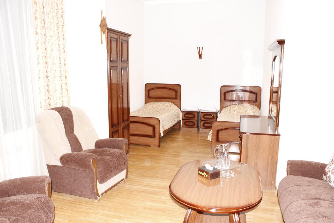 Hotel Fenix Complex Kapan Buitenkant foto