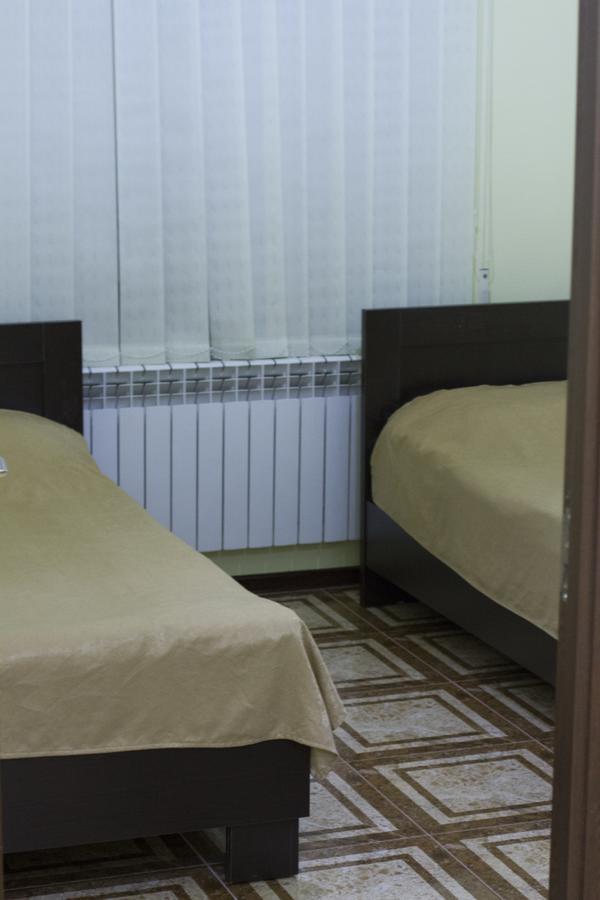Hotel Fenix Complex Kapan Buitenkant foto